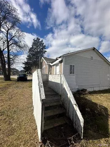 42892 DEQUINDRE Road, Sterling Heights, MI 48314