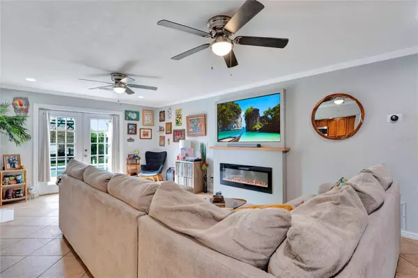 4320 DERBYSHIRE LN, Orlando, FL 32812