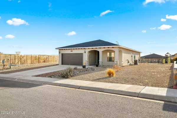 2133 Whitstone DR, Las Cruces, NM 88012
