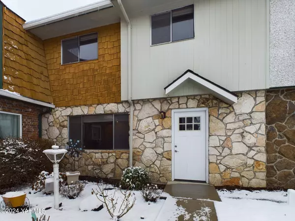 101 58th Ave # 17N, Yakima, WA 98908