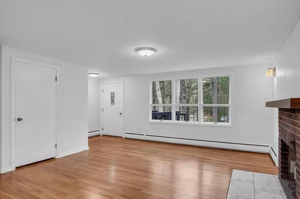 35 Gould Rd, Andover, MA 01810