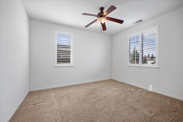 1582 Topiary DR, Manteca, CA 95337