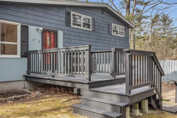 35 Gould Rd, Andover, MA 01810