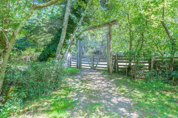 1905 Martin Rd, Gabriola Island, BC V0R 1X7