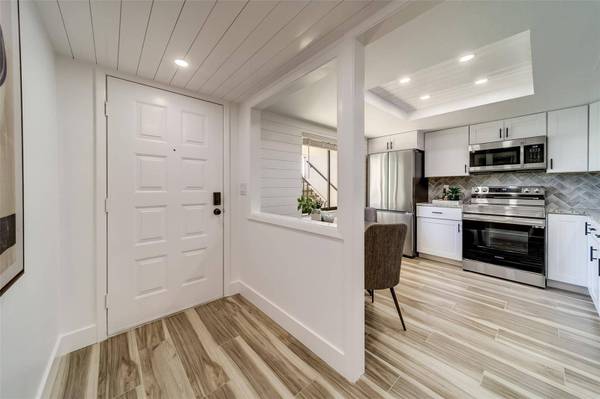 2561 ROYAL PINES CIR #14-D, Clearwater, FL 33763