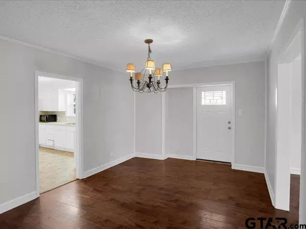 111 Gatewood Dr, Whitehouse, TX 75791