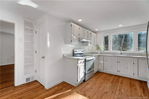 14 Aunt Park Lane, Newtown, CT 06470