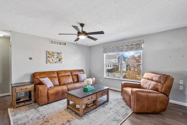 7690 Farm Hill Drive, Blacklick, OH 43004