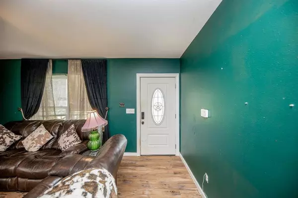 904 Herrington RD, Alvin, TX 77511