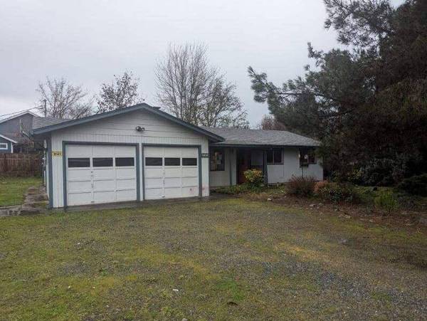 2141 Cullison Ln, Grants Pass, OR 97527