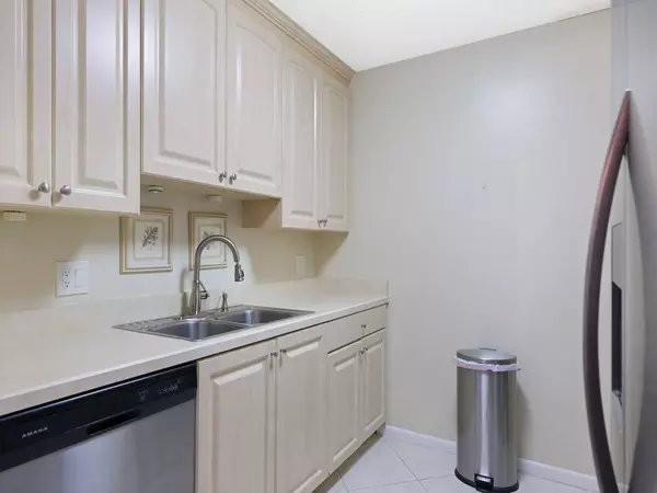 1420 39th AVE #H-4, Vero Beach, FL 32960