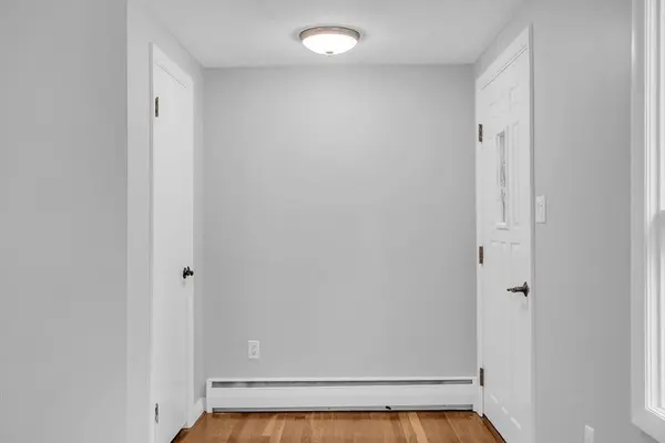 35 Gould Rd, Andover, MA 01810