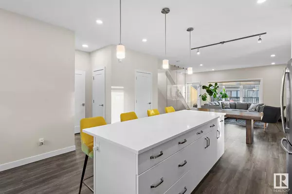 #7 1023 173 ST SW, Edmonton, AB T6W 3E4