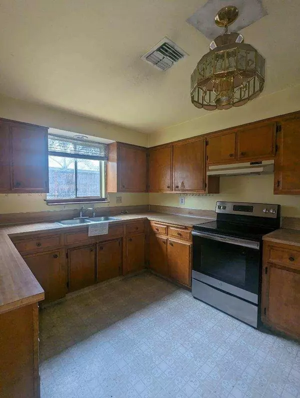 2141 Cullison Ln, Grants Pass, OR 97527