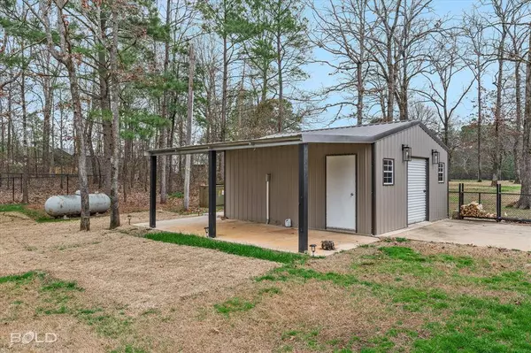 2876 Cypress Village Drive, Benton, LA 71006