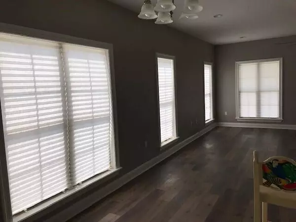 27 Cosmos, Hattiesburg, MS 39402