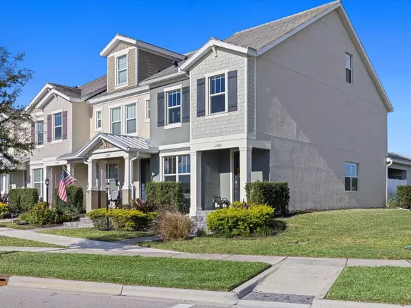 11932 PEBBLE DR, Bradenton, FL 34211