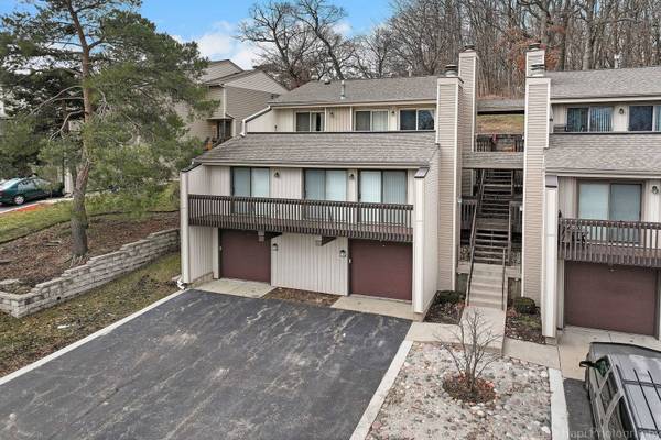 11 Mineola RD #11, Fox Lake, IL 60020