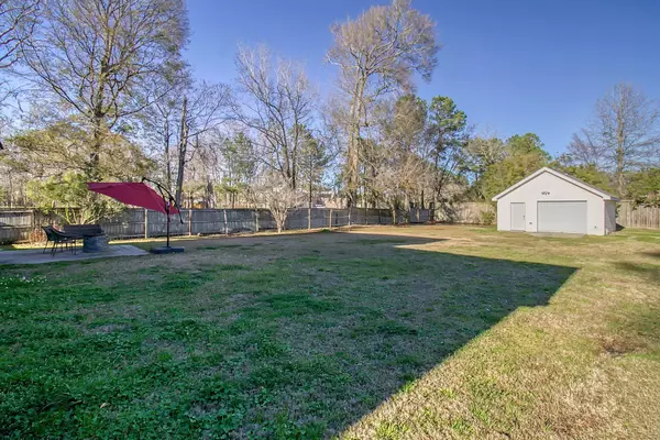 101 Marsh Hall Dr, North Charleston, SC 29418