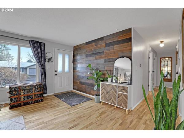 11605 SW BURLCREST DR, Tigard, OR 97223