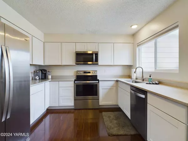 101 58th Ave # 17N, Yakima, WA 98908