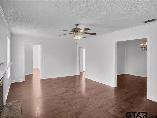 111 Gatewood Dr, Whitehouse, TX 75791