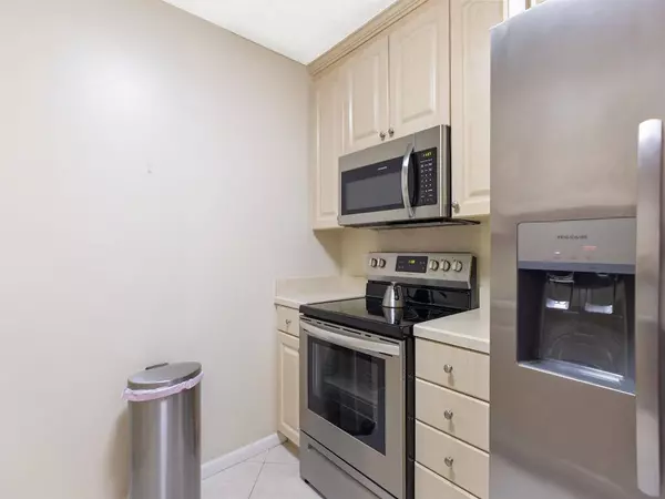 1420 39th AVE #H-4, Vero Beach, FL 32960