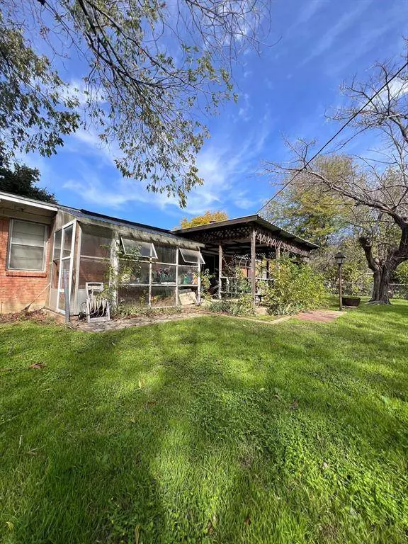 8020 Laura Street, North Richland Hills, TX 76180