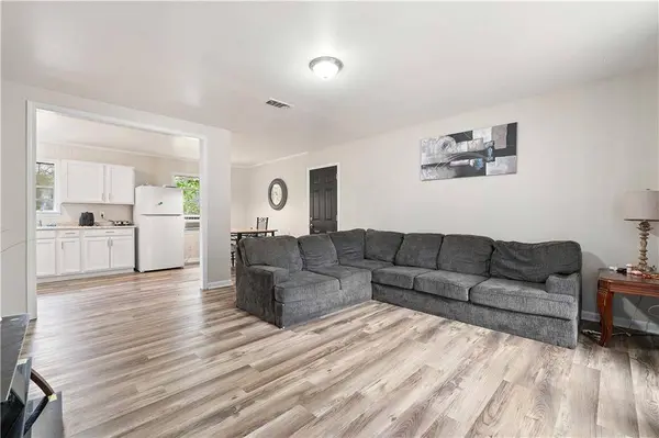 1717 Tew DR, Mobile, AL 36618