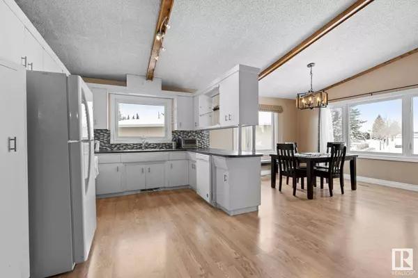 19 DUKE DR, Lamont, AB T0B 2R0