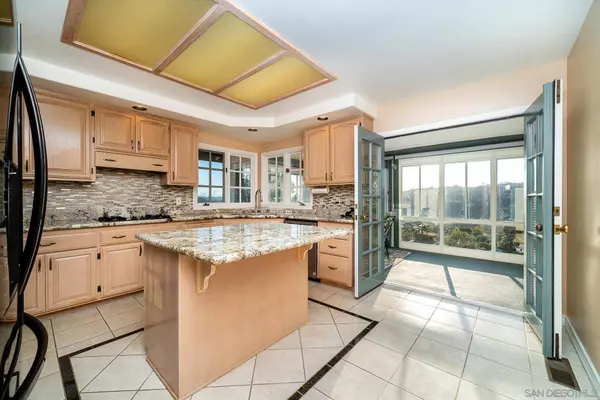 2908 Lakemont Dr, Fallbrook, CA 92028