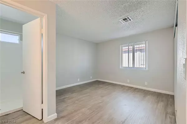 3700 Snorkel Circle #3, Las Vegas, NV 89108