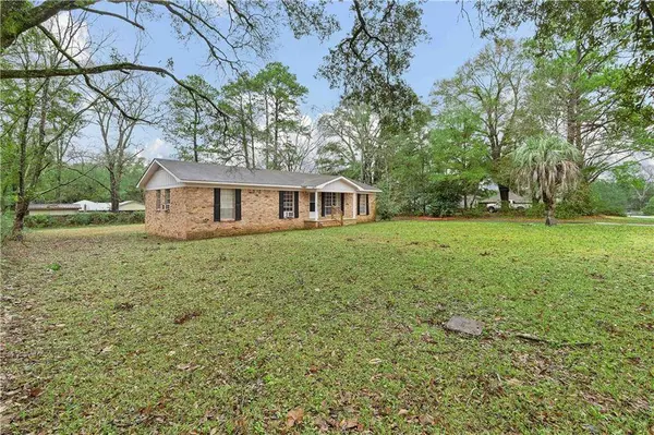 1717 Tew DR, Mobile, AL 36618