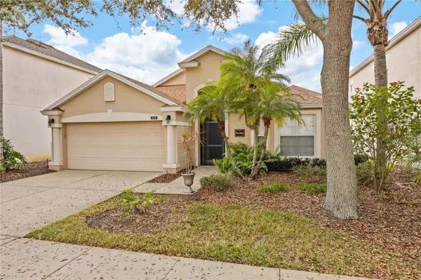 424 HENLEY CIR, Davenport, FL 33896