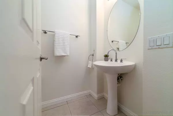 2048 Avocado Knoll Ln, Fallbrook, CA 92028