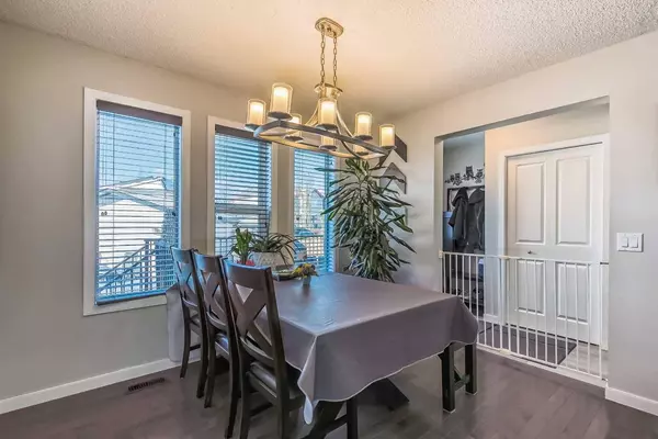 184 Copperpond Parade SE, Calgary, AB T2Z 5B2