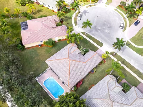 9570 Lantern Bay CIR, West Palm Beach, FL 33411