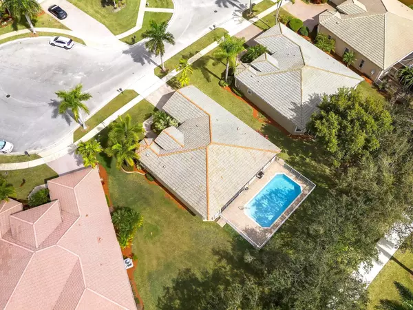 9570 Lantern Bay CIR, West Palm Beach, FL 33411