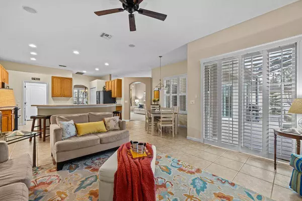 818 HUNTINGDALE CT, Davenport, FL 33897