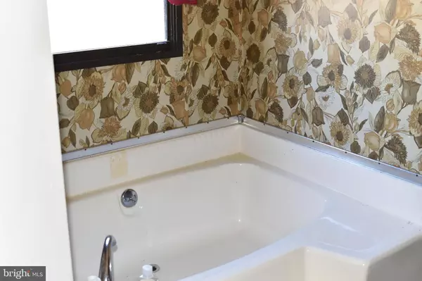 76 MONROE AVE, Mantua, NJ 08051