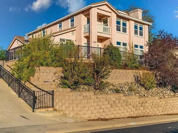 1084 Paradise Peak RD, Valley Springs, CA 95252