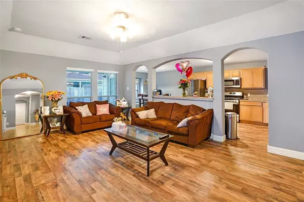 918 Red Alder CIR, Houston, TX 77073