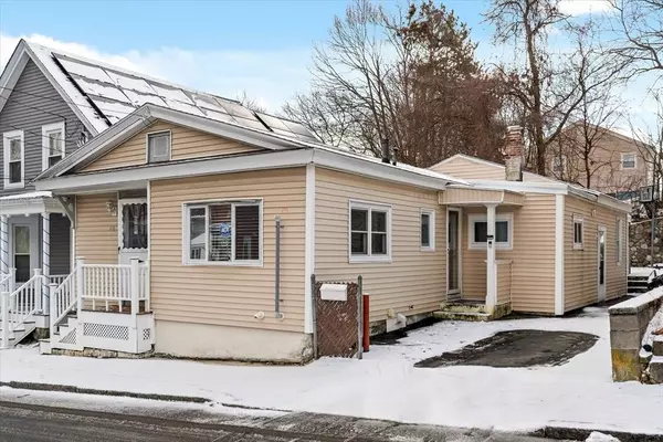 116 Weare St, Lawrence, MA 01843