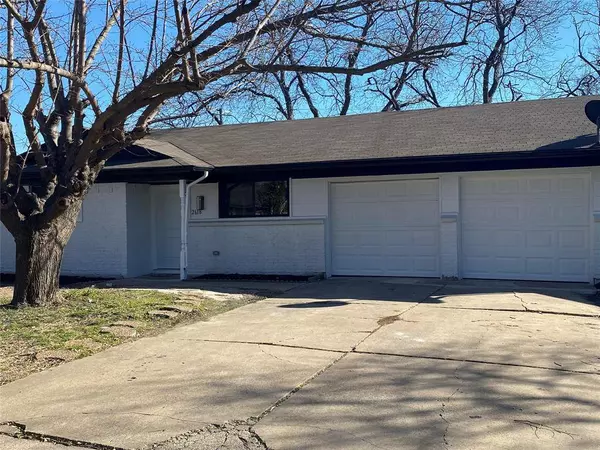 2618 E Mitchell Street, Arlington, TX 76010