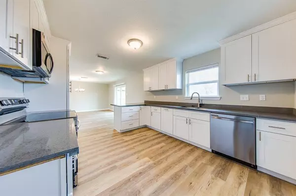 1401 Anthonette LN, Houston, TX 77015