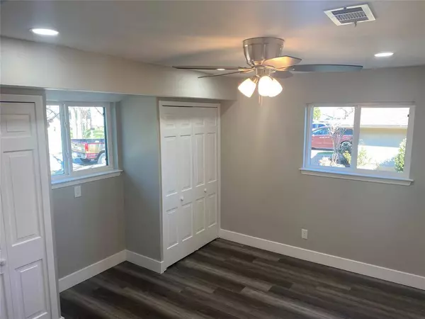 2618 E Mitchell Street, Arlington, TX 76010