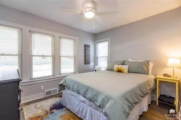 1530 Houston ST, Manhattan, KS 66502