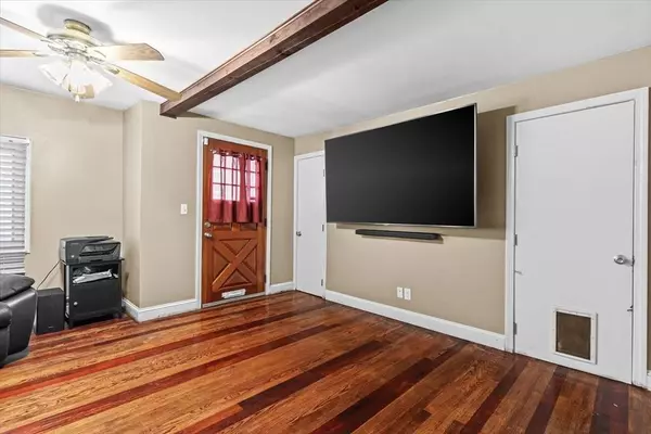 116 Weare St, Lawrence, MA 01843