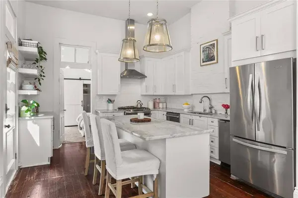 3725 27 ANNUNCIATION ST, New Orleans, LA 70115