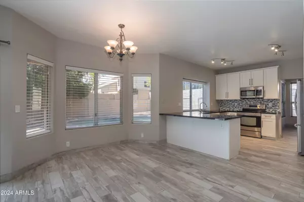 15236 S 15TH Avenue, Phoenix, AZ 85045